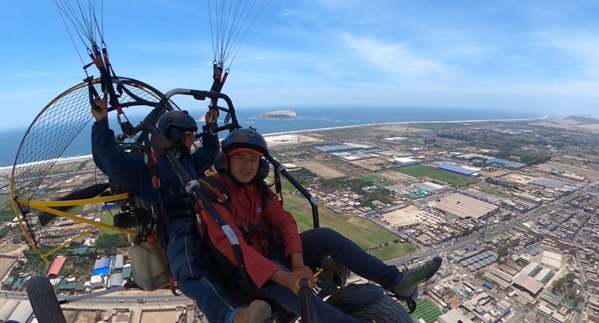 Vuelos recreativos en Lima en parapente en Pachacámac